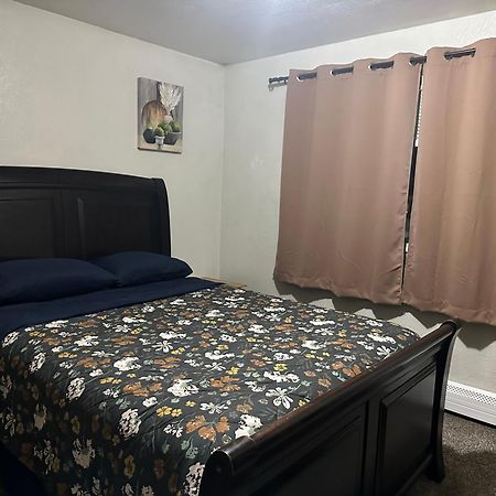Apartment Sharing Bathroom 1 Анкъридж Екстериор снимка