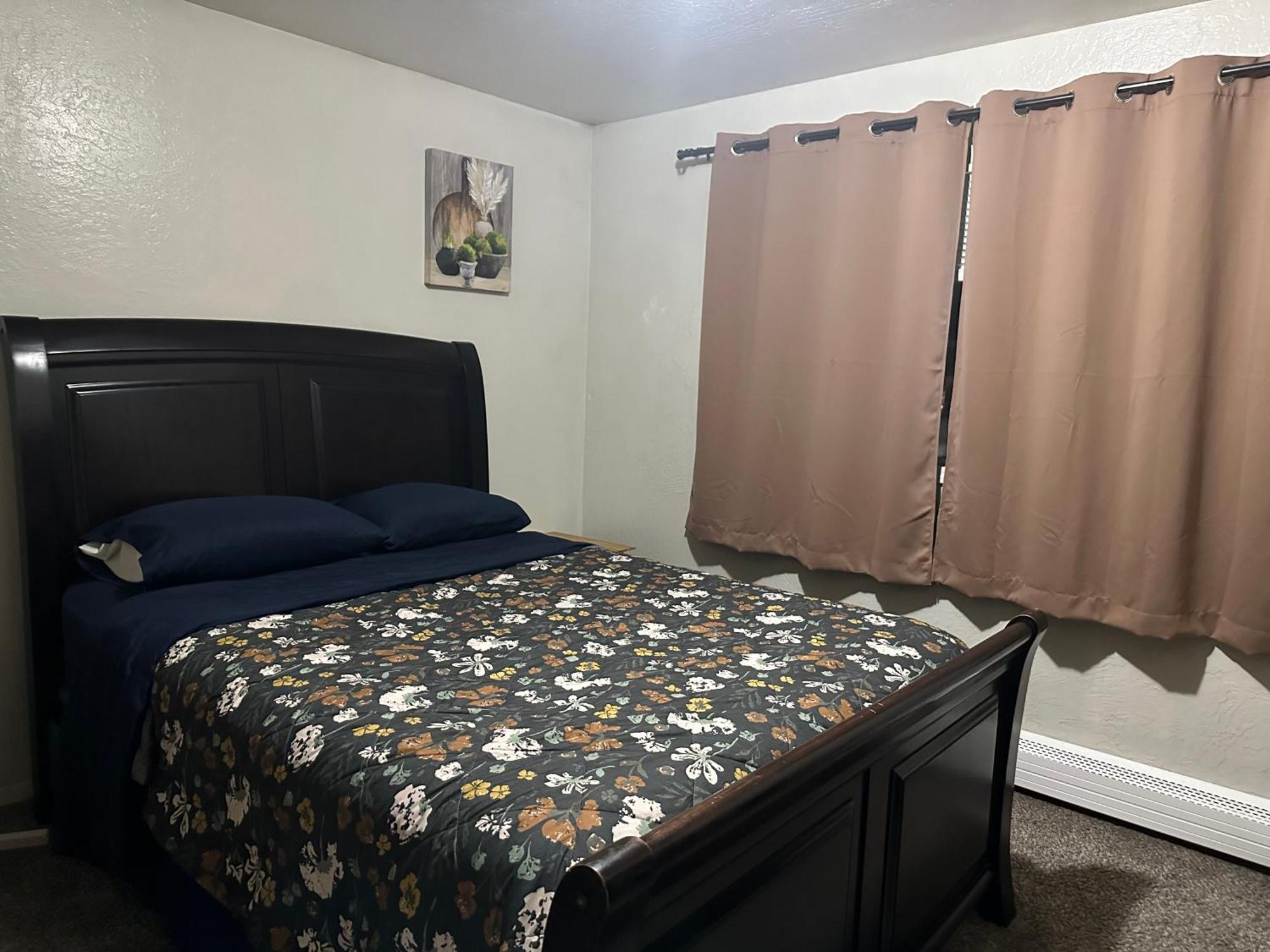 Apartment Sharing Bathroom 1 Анкъридж Екстериор снимка